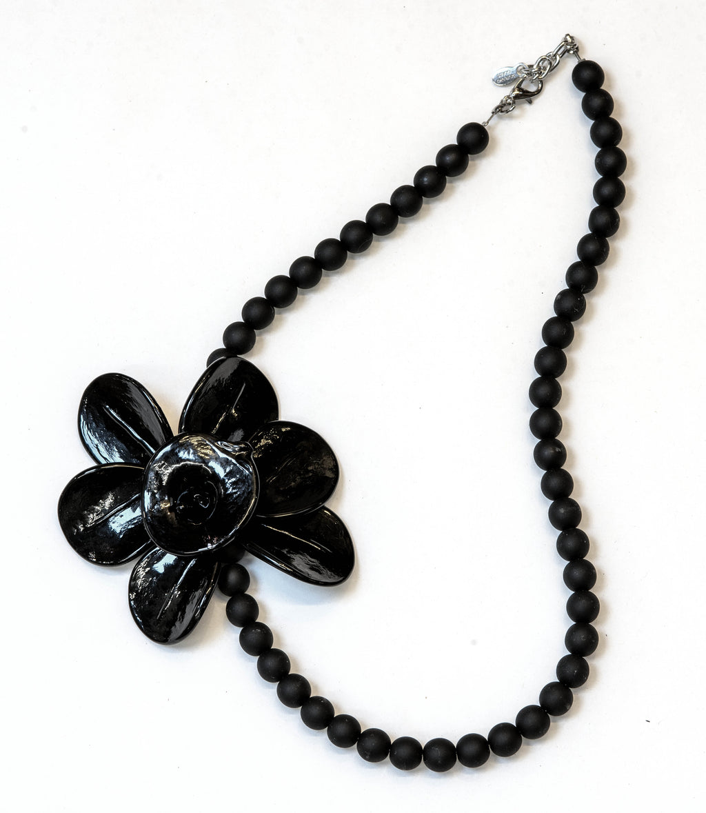 Murano necklace, black glass beads, Venetian jewelry, flower necklace, Italian jewelry, handmade necklace, glass jewelry, black necklace, gift for her, statement piece, boho necklace, artisan jewelry, Made in Italy