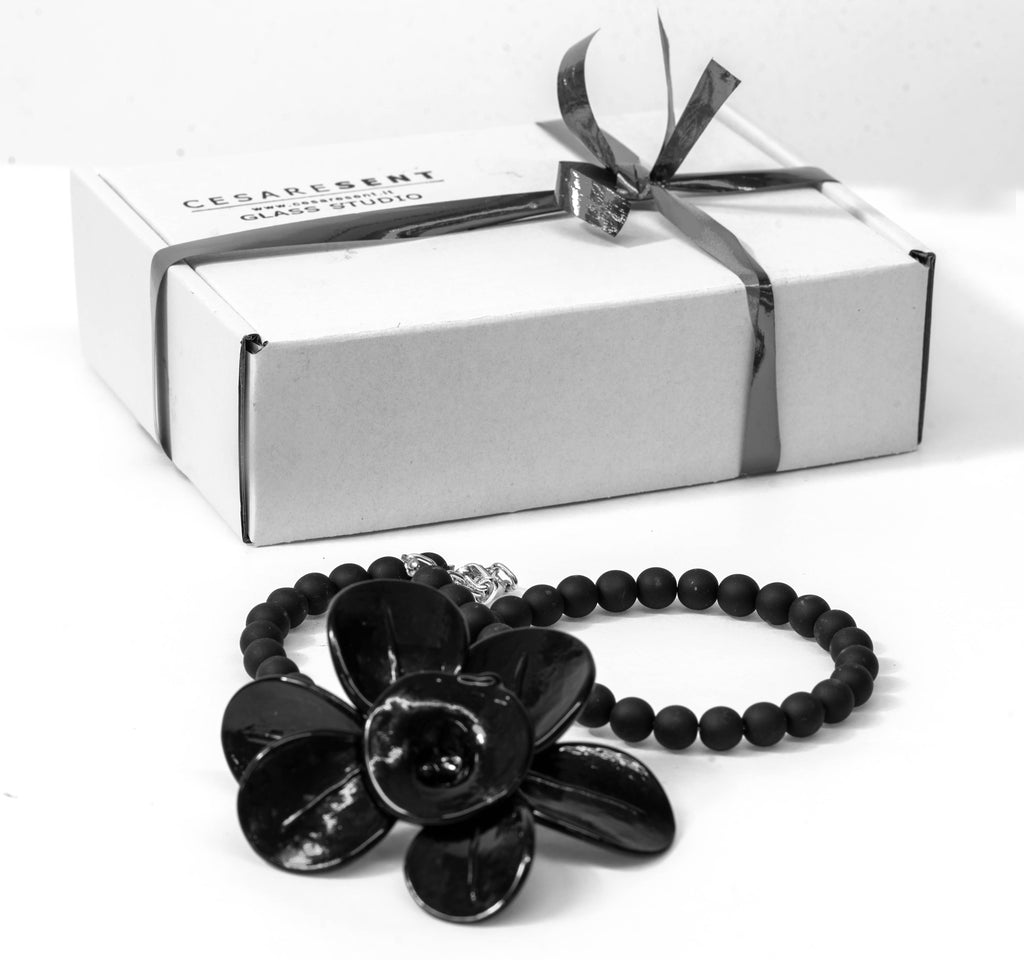Murano necklace, black glass beads, Venetian jewelry, flower necklace, Italian jewelry, handmade necklace, glass jewelry, black necklace, gift for her, statement piece, boho necklace, artisan jewelry, Made in Italy