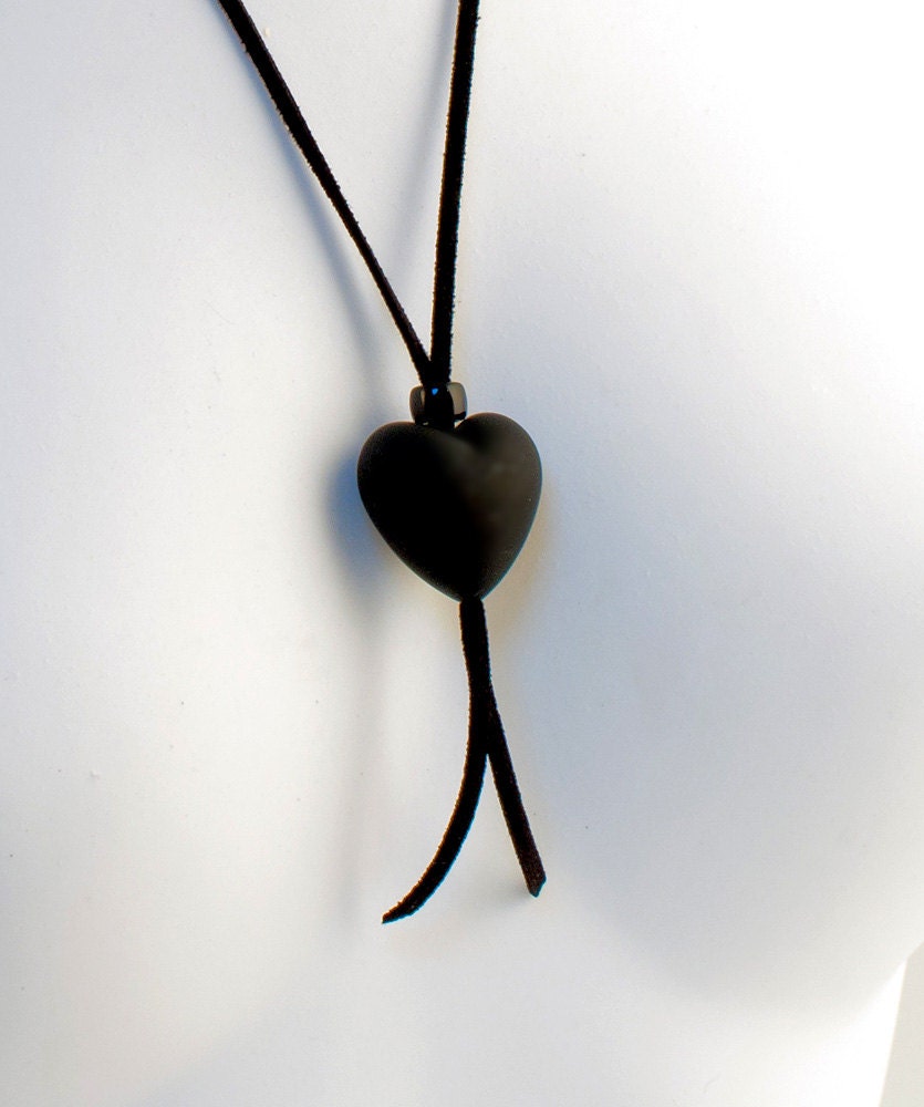 Heart Murano glass pendent - love gift for lady and girl -Red glass pendant, alcantara lace, Murano glass jewelry, summer fashion, gift.