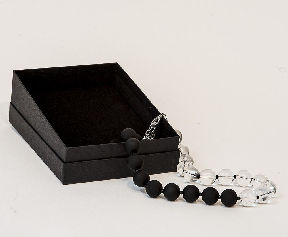 Murano glass necklace handmade in Murano by Cesare Sent original made in Italy elegant fashion refined nice different crfats matt shiny