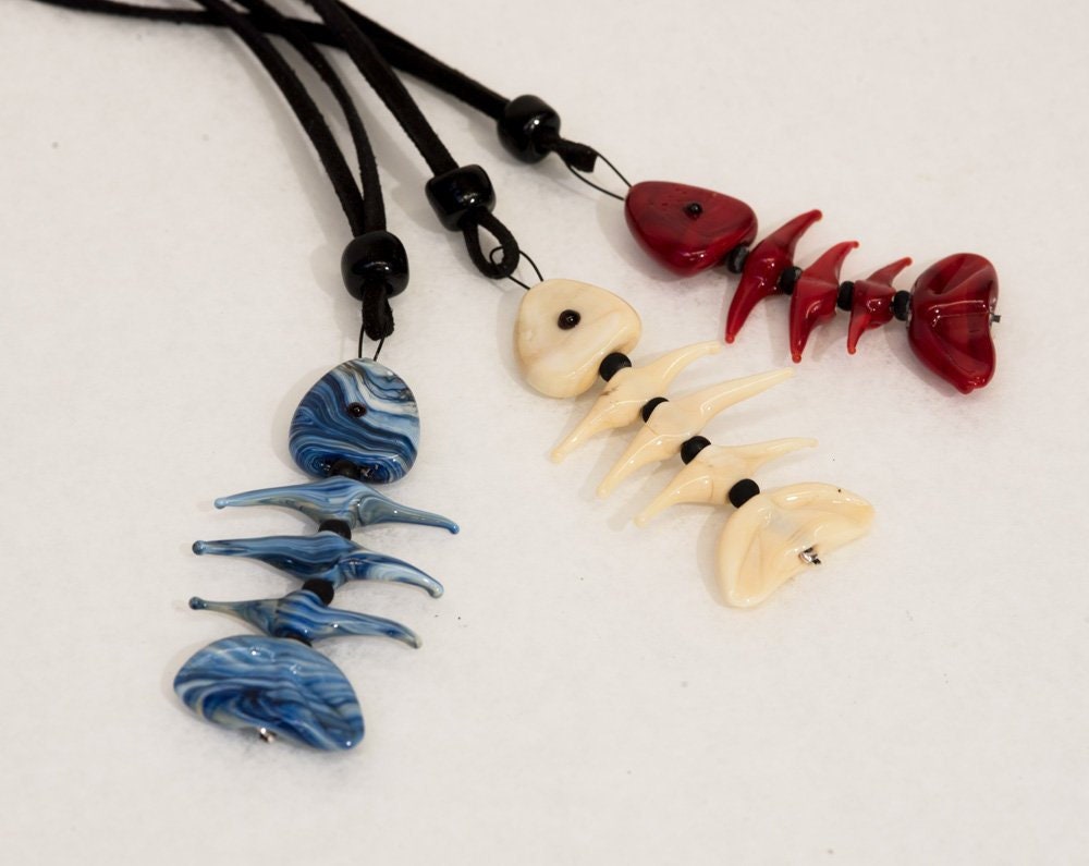 Murano glass jewel - fishbone - adjustable cord - funny jewel -