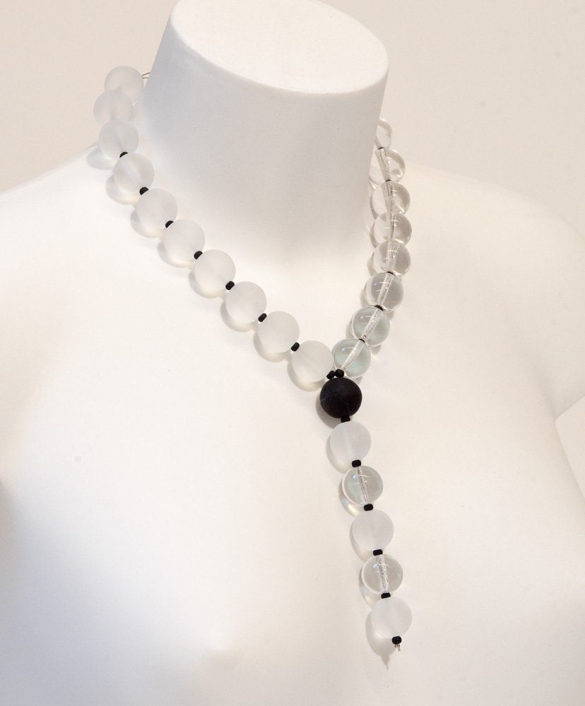 Murano glass necklace handmade in Murano by Cesare Sent original made in Italy fashion lampworking crafts elegant modern glass beads