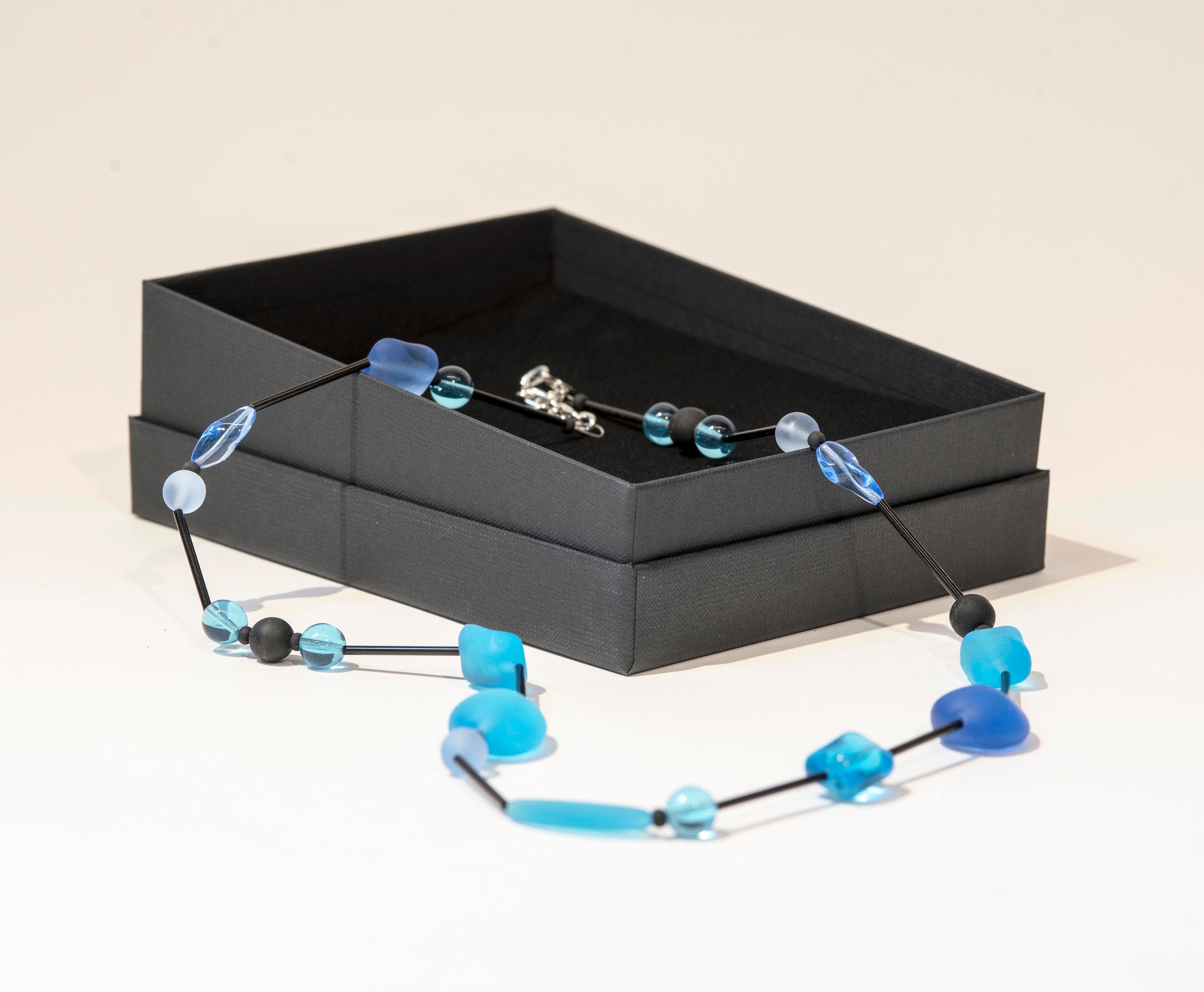 LAURA Murano glass necklace handmade in Murano by Cesare Sent original made in Italy fashion sandblasted beads crafts lampwork long necklace