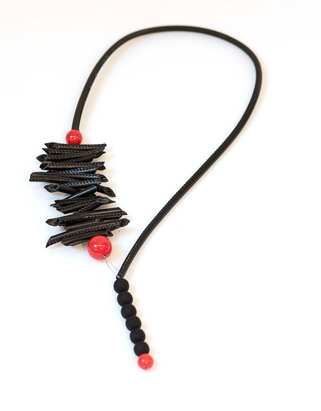 Necklace made of leatherette tube and glass pearls. Made entirely by hand by Cesare Sent in the Studio Glass of Murano.Refined jewel