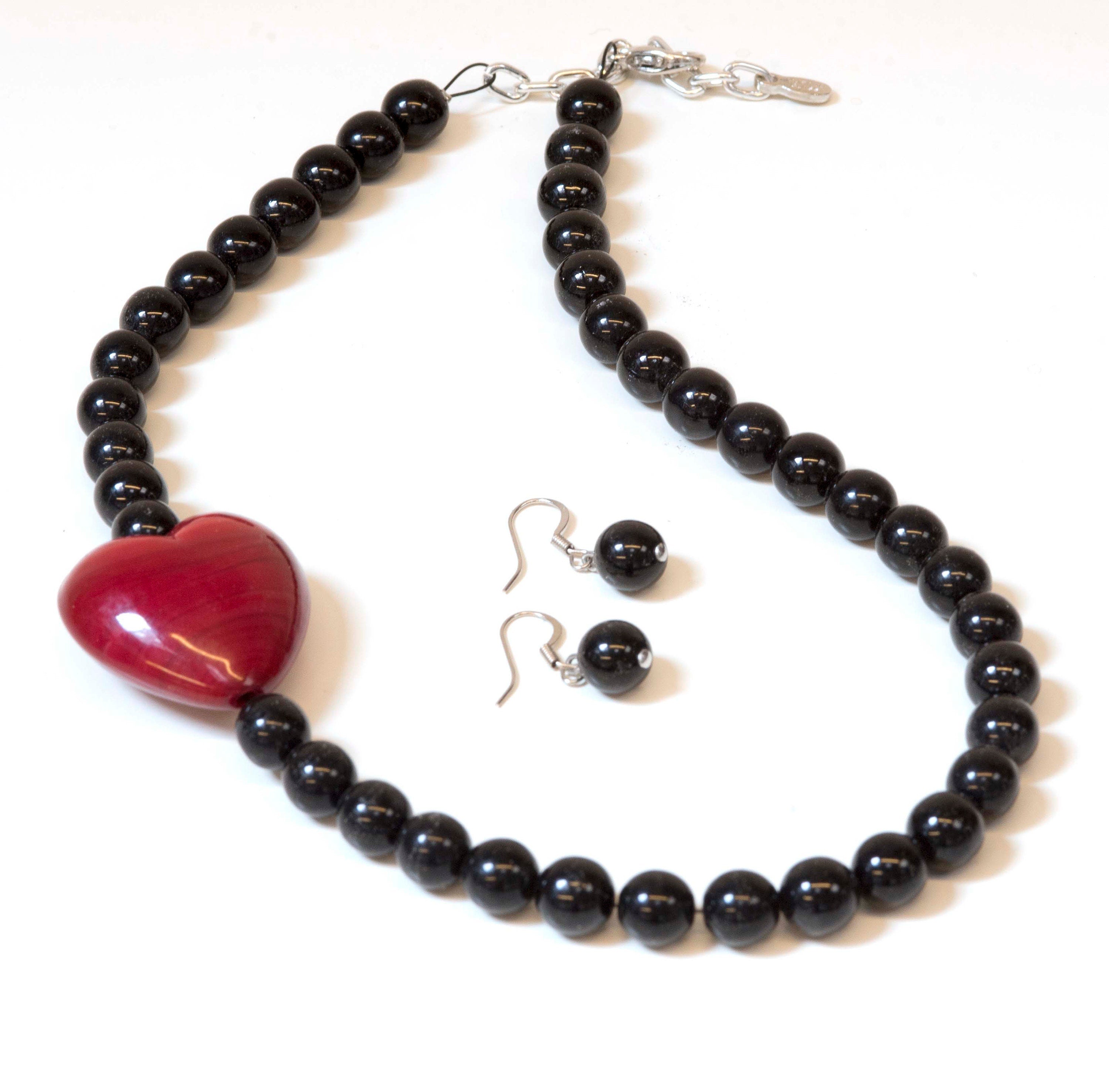 Murano glass necklace handmade in Murano by Cesare Sent original made in Italy differnt elegant modern fashion crafts sandblasted