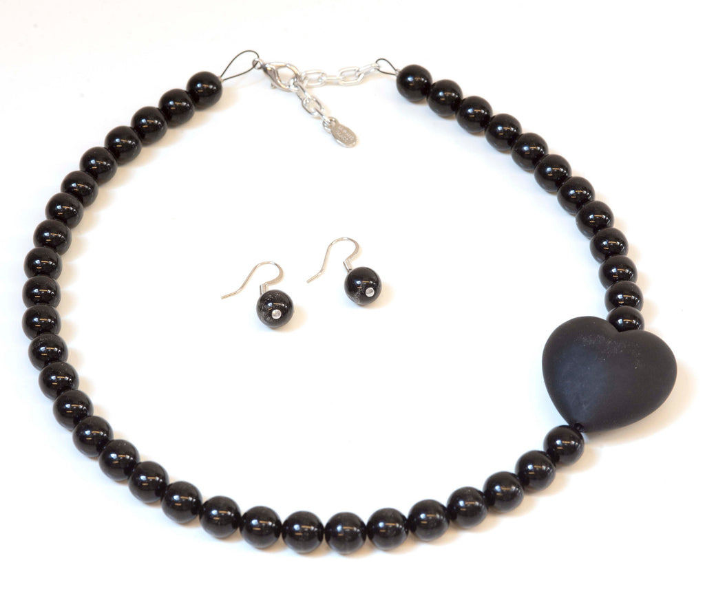 Murano glass necklace handmade in Murano by Cesare Sent original made in Italy differnt elegant modern fashion crafts sandblasted