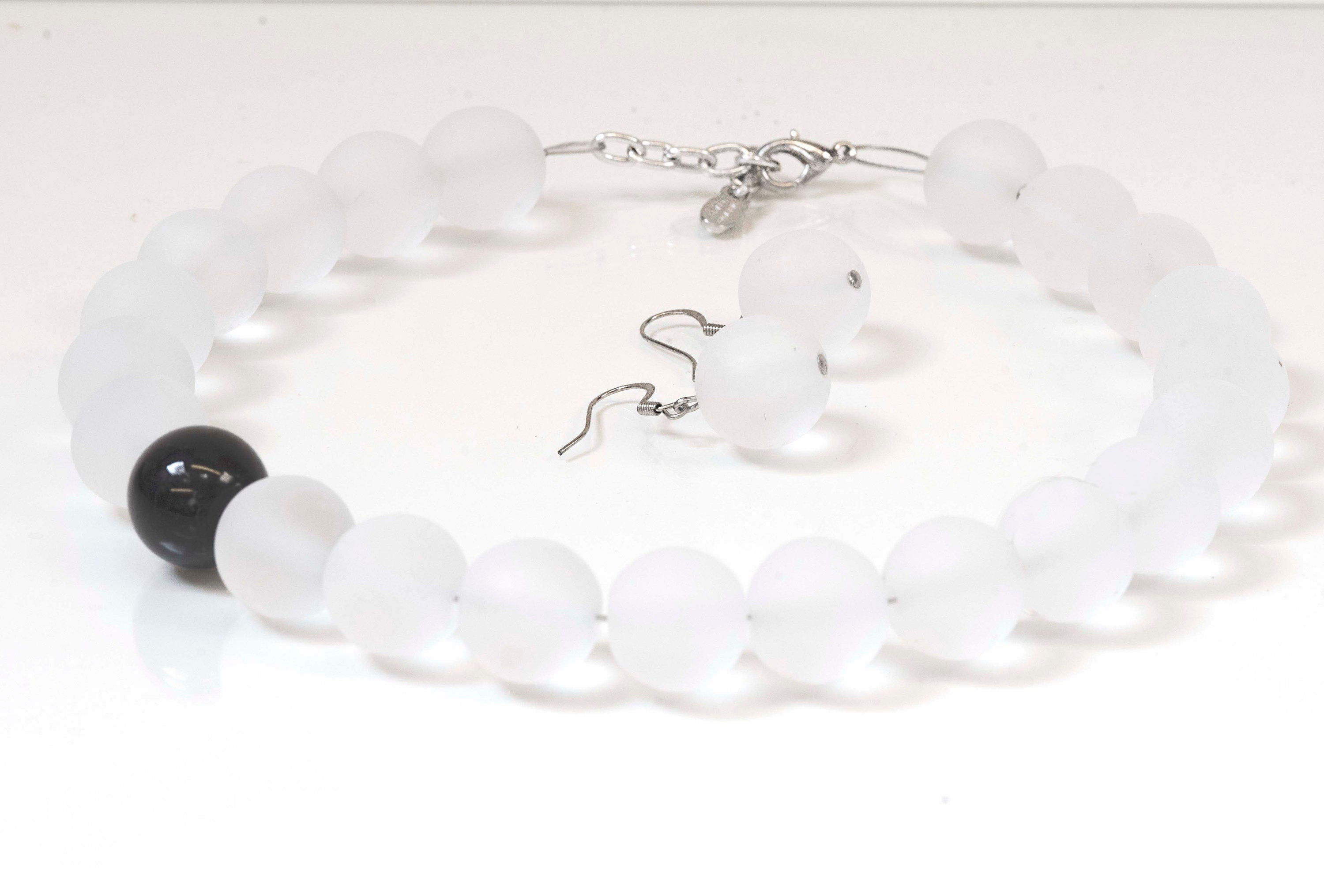 Murano glass necklace handmade in Murano by Cesare Sent original made in Italy big matt glass bedas elegant fashion crafts modern