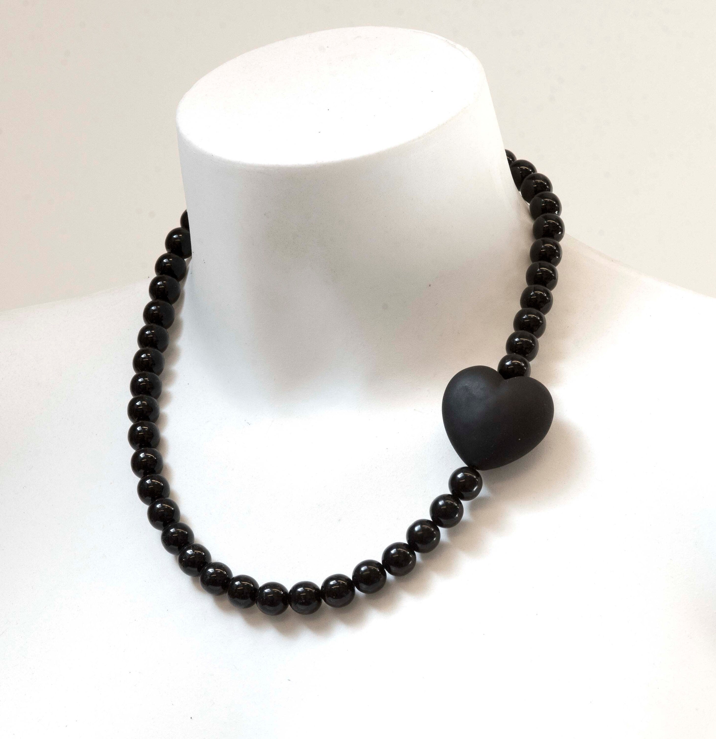 Murano glass necklace handmade in Murano by Cesare Sent original made in Italy differnt elegant modern fashion crafts sandblasted