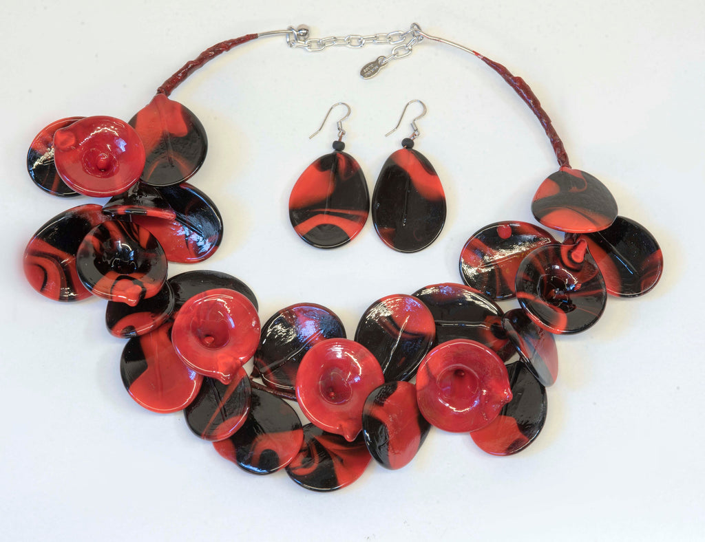 Calla Murano glass necklace original made in Italy wonderful choker glass flowers crafts elegant jewellery Phone essential to ship.