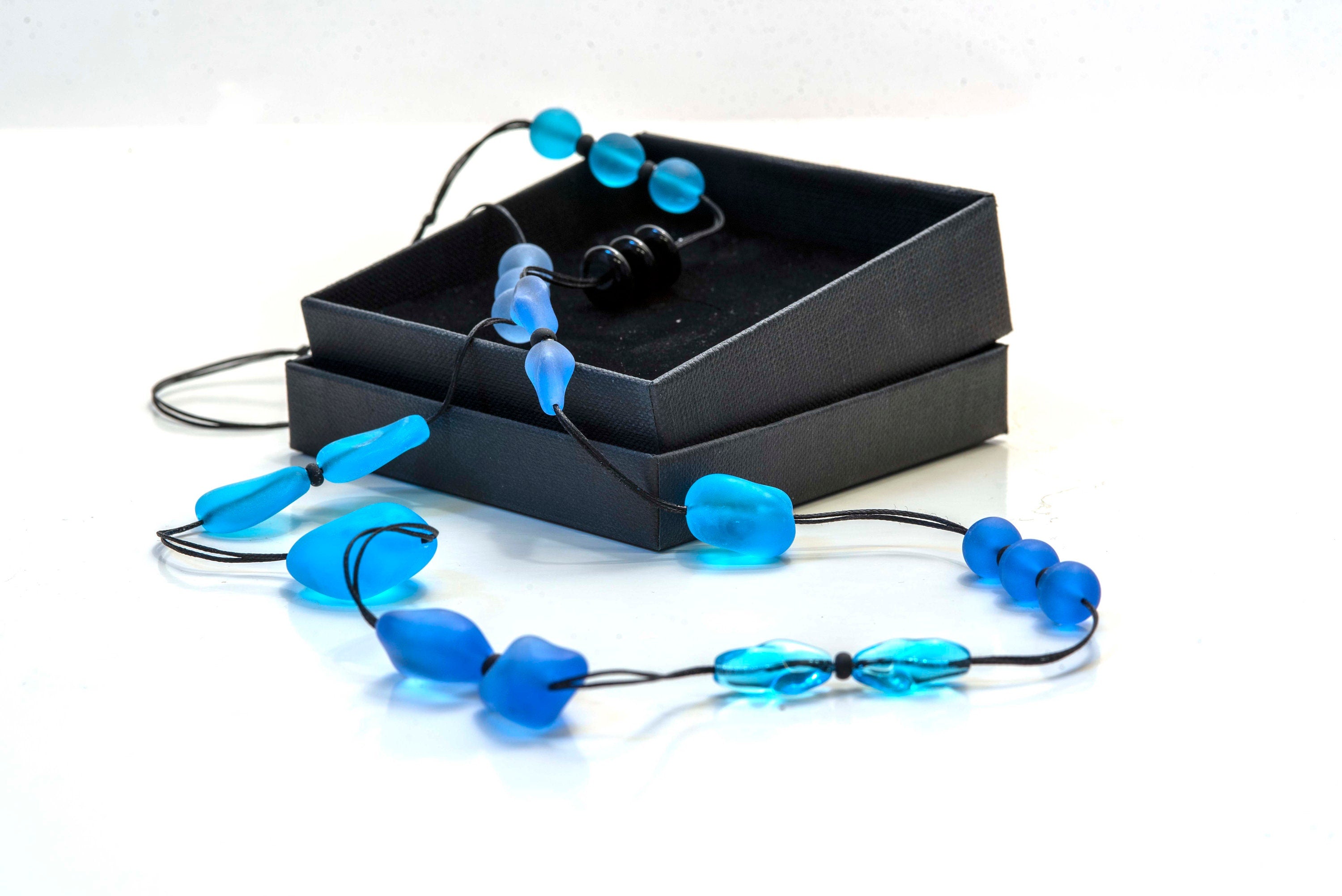 Murano glass necklace, glass necklace, Murano jewelry, Made in Italy, Cesare Sent original sandblasted beads crafts lampwork long necklace