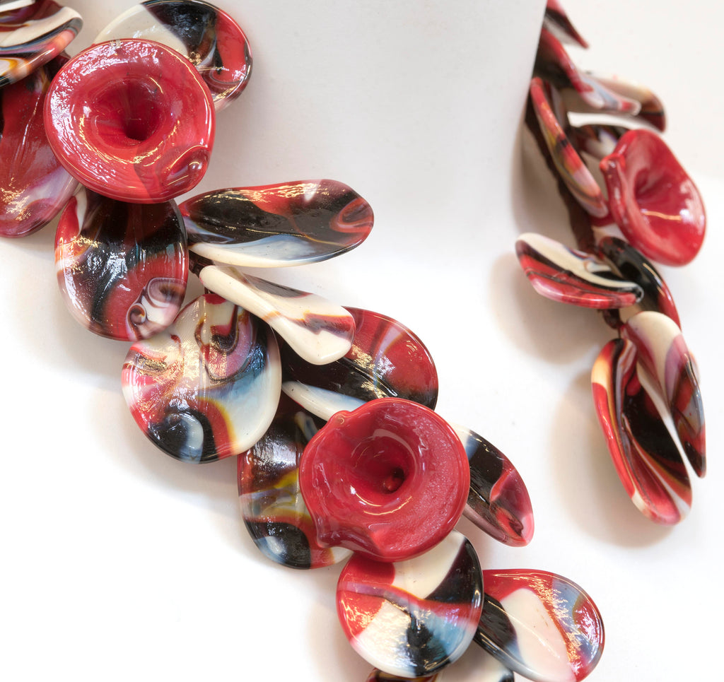 Murano glass necklace handmade original made in Italy wonderful necklace glass flowers crafts elegant jewellery Phone essential to ship.
