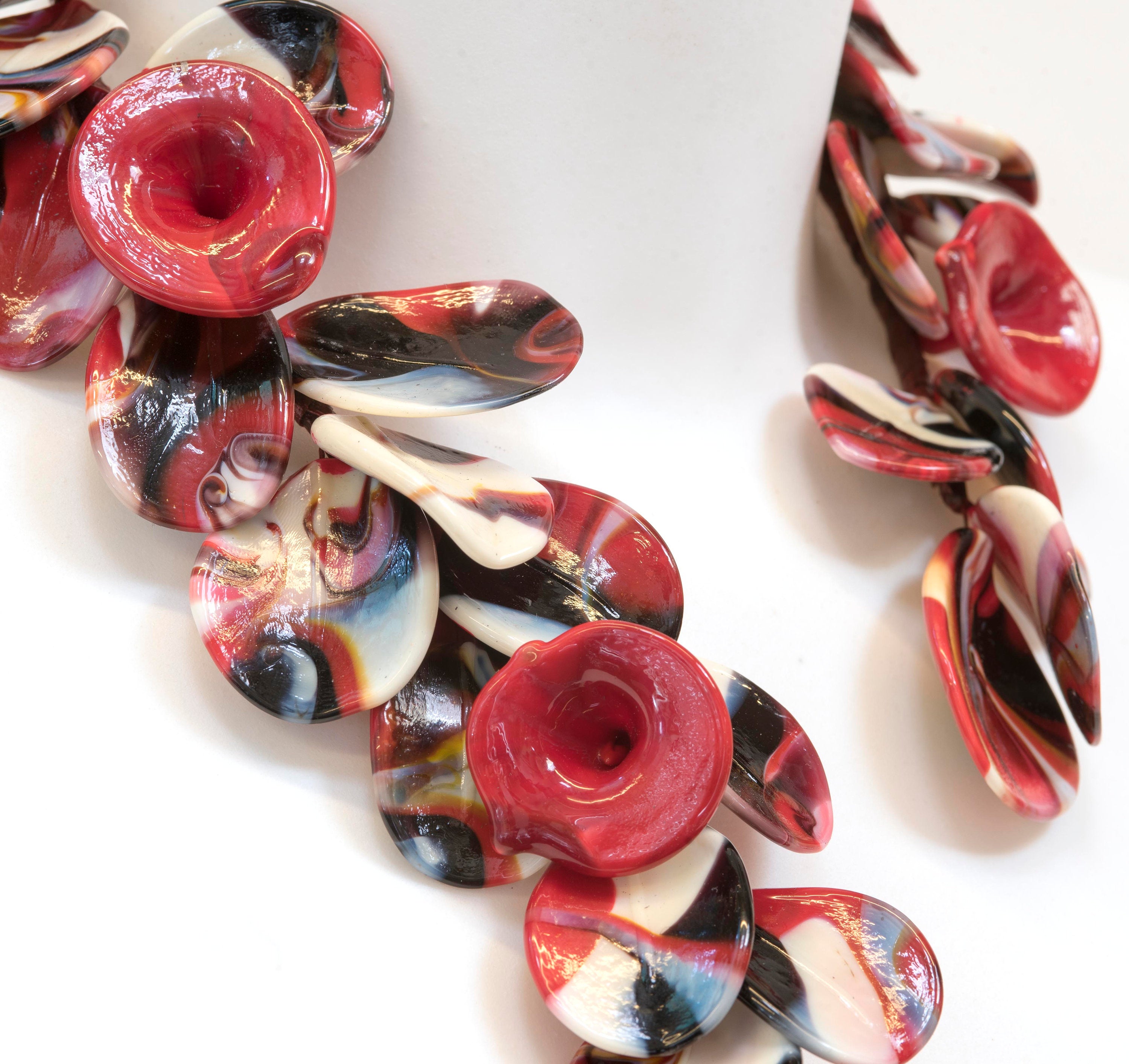 Murano glass necklace handmade original made in Italy wonderful necklace glass flowers crafts elegant jewellery Phone essential to ship.