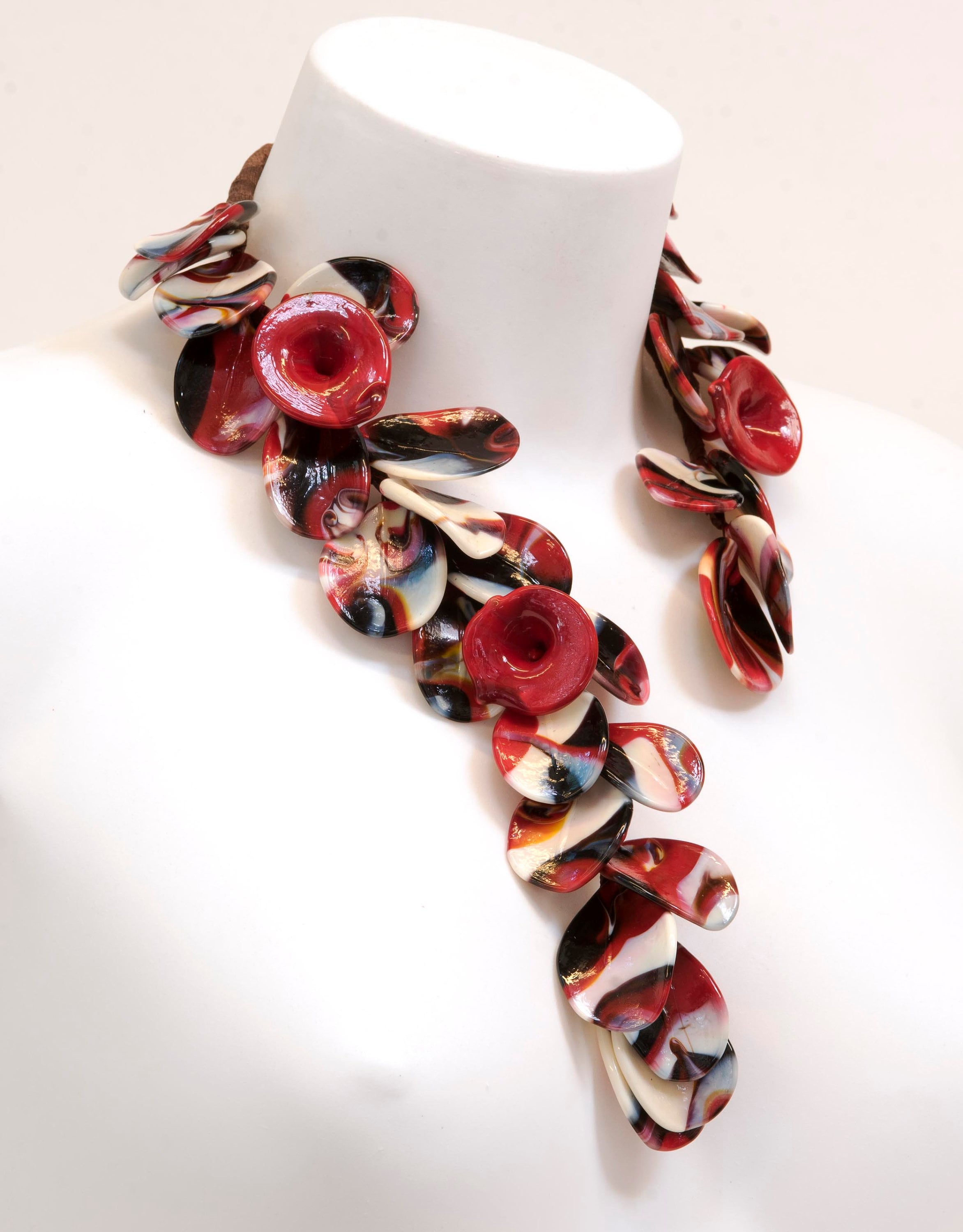 Murano glass necklace handmade original made in Italy wonderful necklace glass flowers crafts elegant jewellery Phone essential to ship.