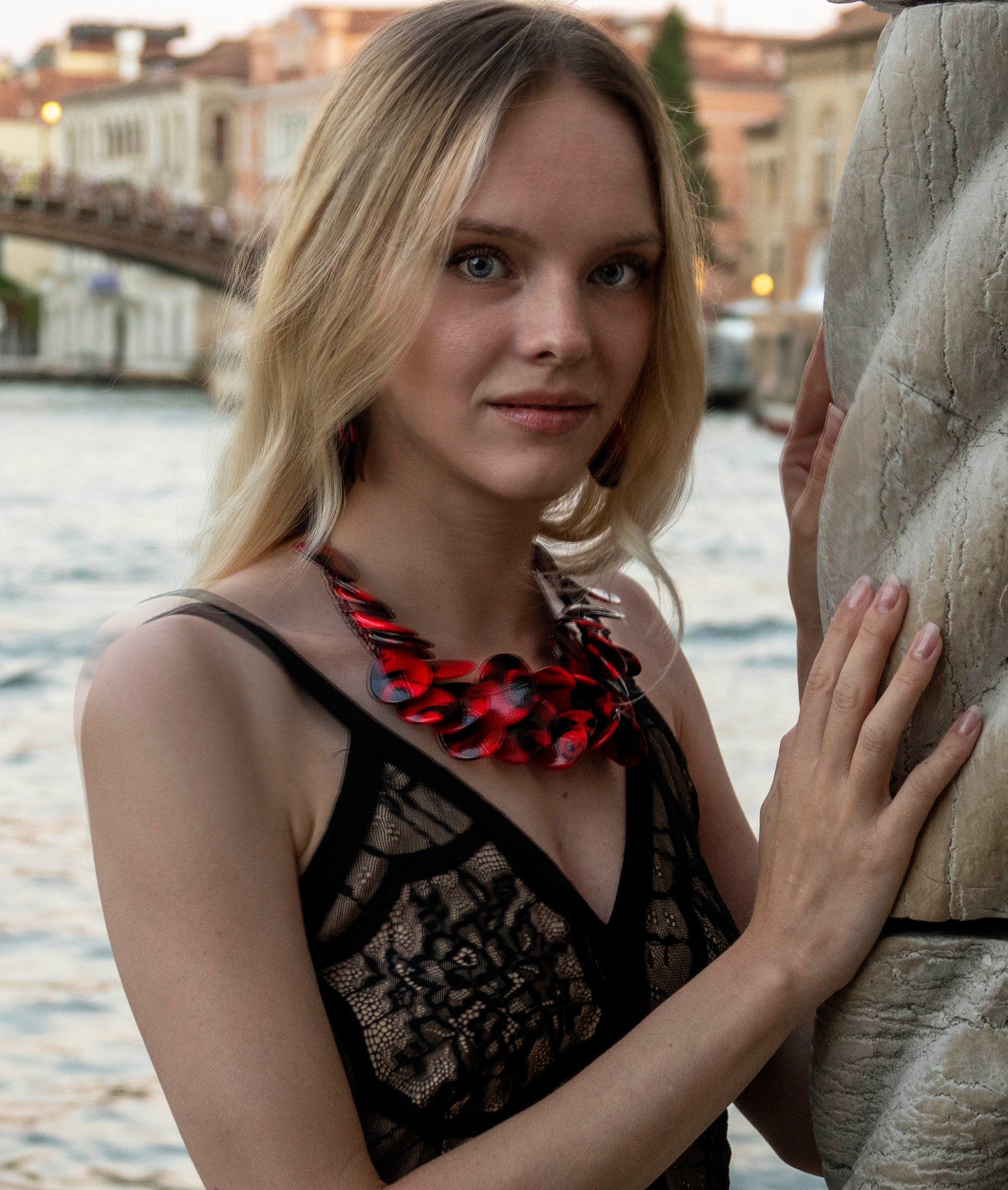 Calla Murano glass necklace original made in Italy wonderful choker glass flowers crafts elegant jewellery Phone essential to ship.