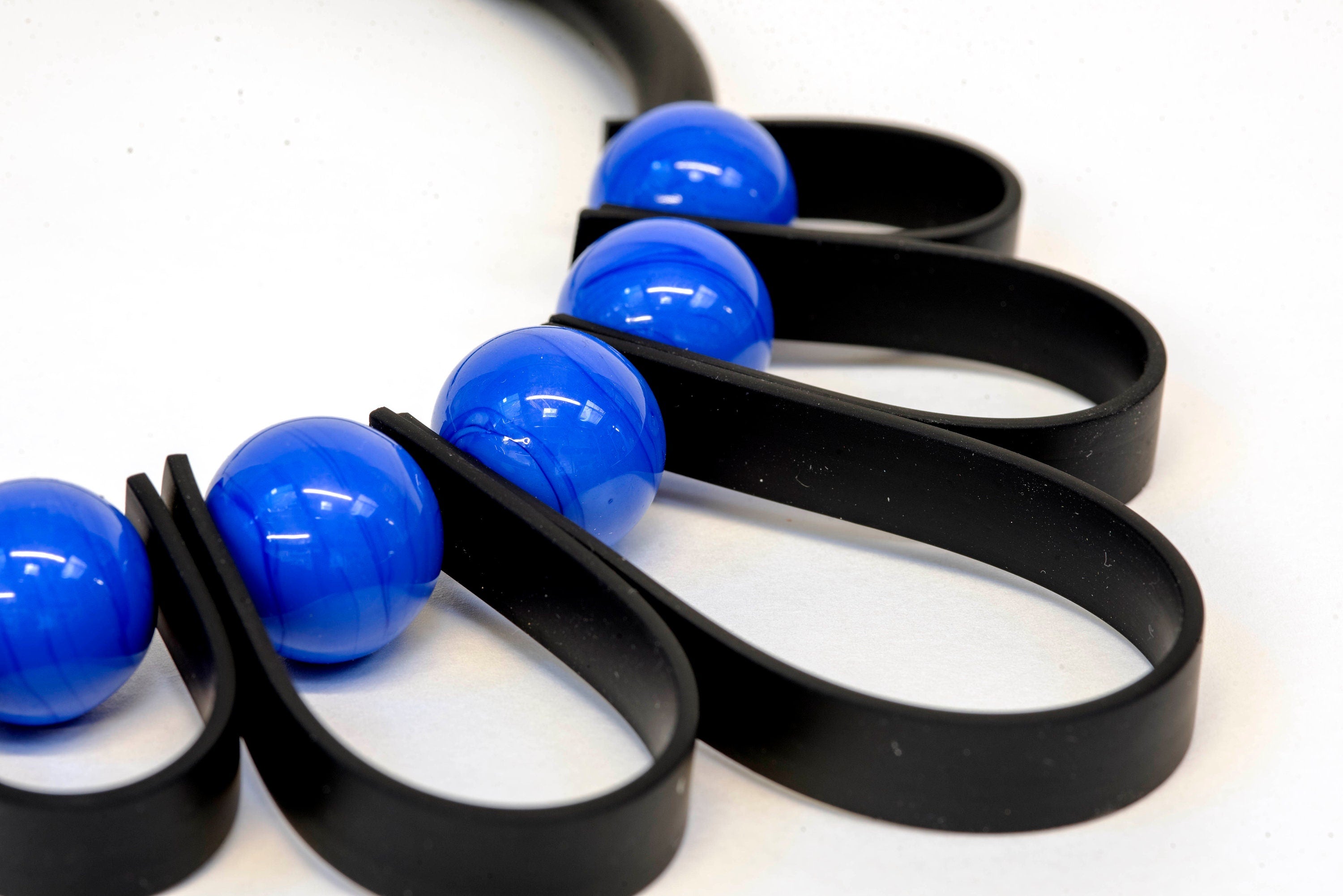 NECKLACE Murano glass handmade in Murano by Cesare Sent original made in Italy glass beads rubber tube fashion modern different crafts