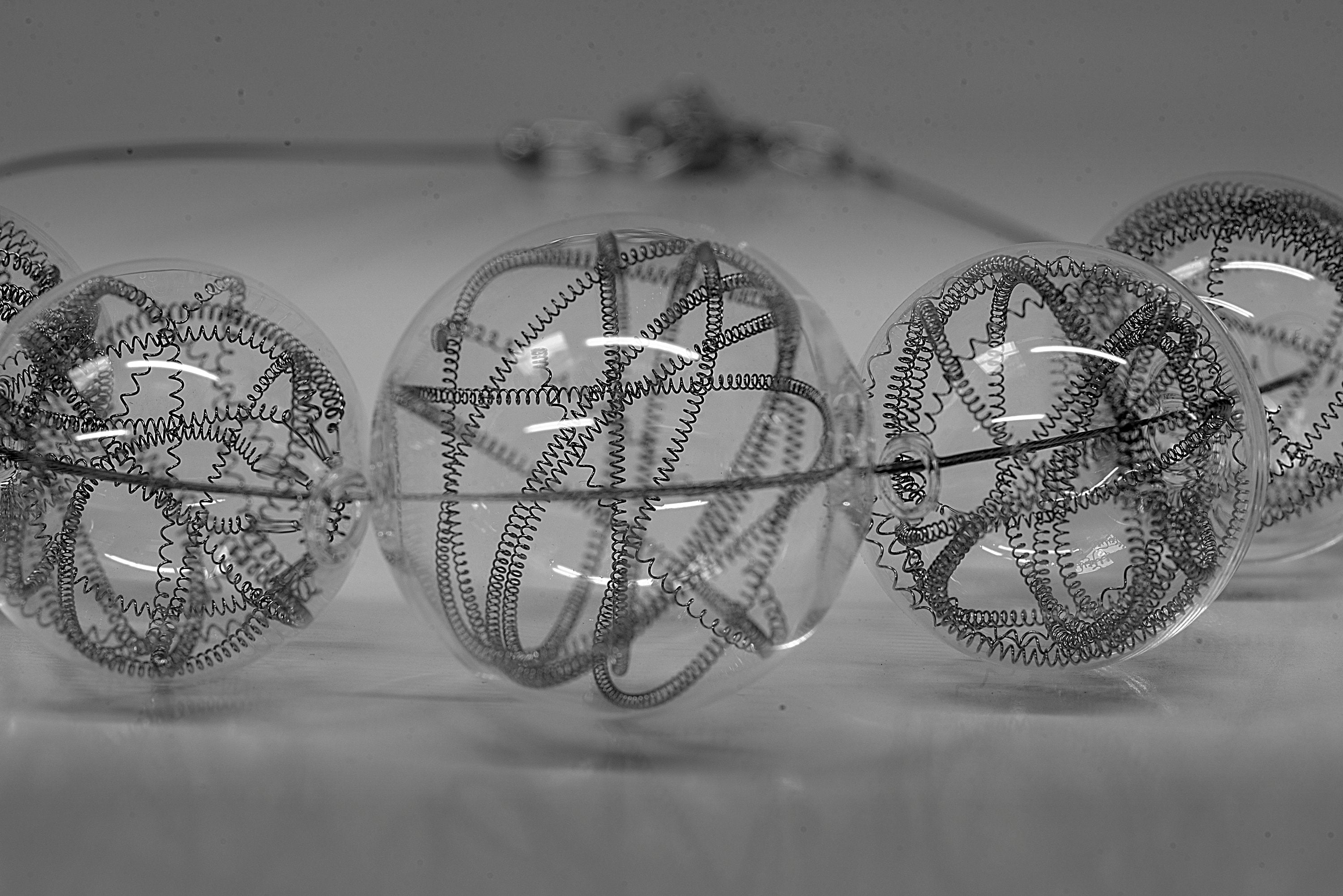 Metal wire blown glass necklace - Glass bubbles - Spheres - Statement necklace - Geometric - Abstract - Modern - Murano glass - Sent Murano