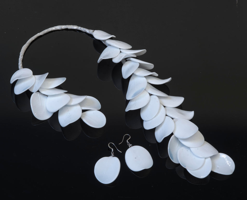 Murano glass necklace handmade in Murano by Cesare Sent original made in Italy wonderful necklace glass flowers crafts elegant jewellery.