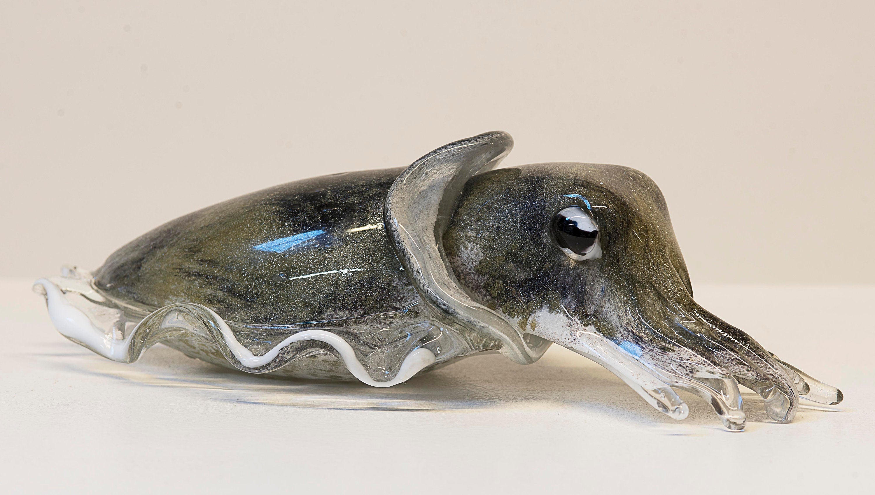 Phone essential to ship.