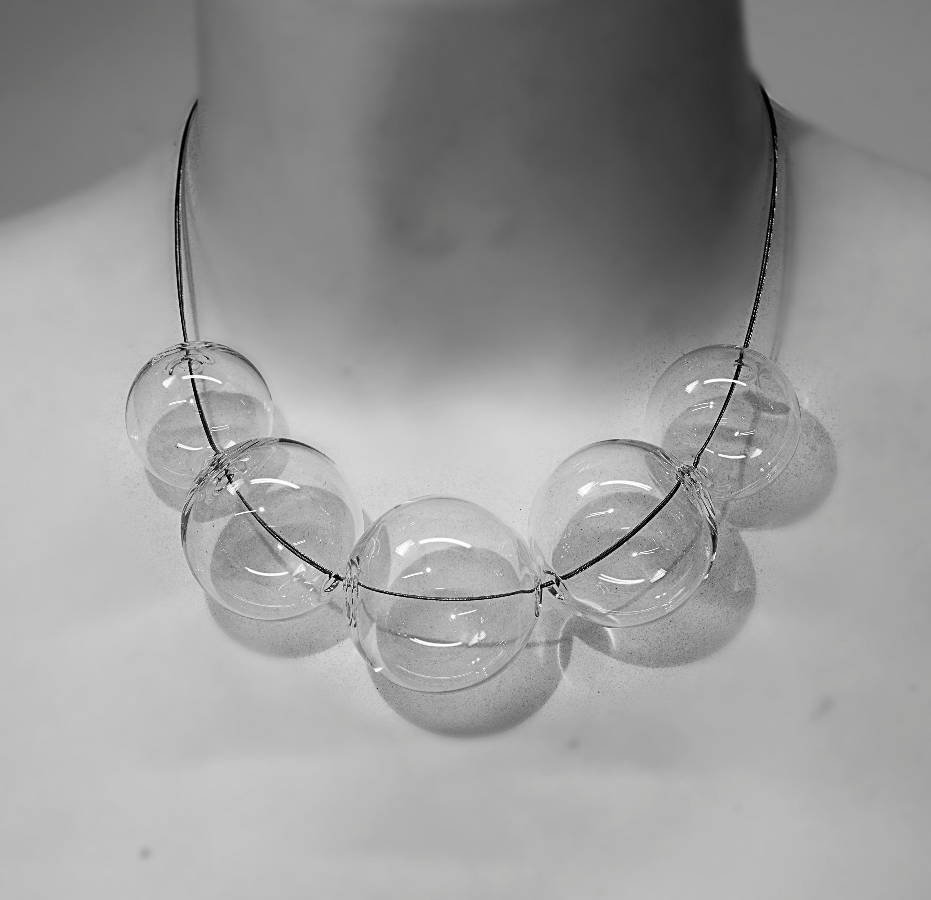 Blowed glass necklace - Glass bubbles - Spheres - Statement necklace - Geometric - Abstract - Modern - Murano glass - Sent Murano