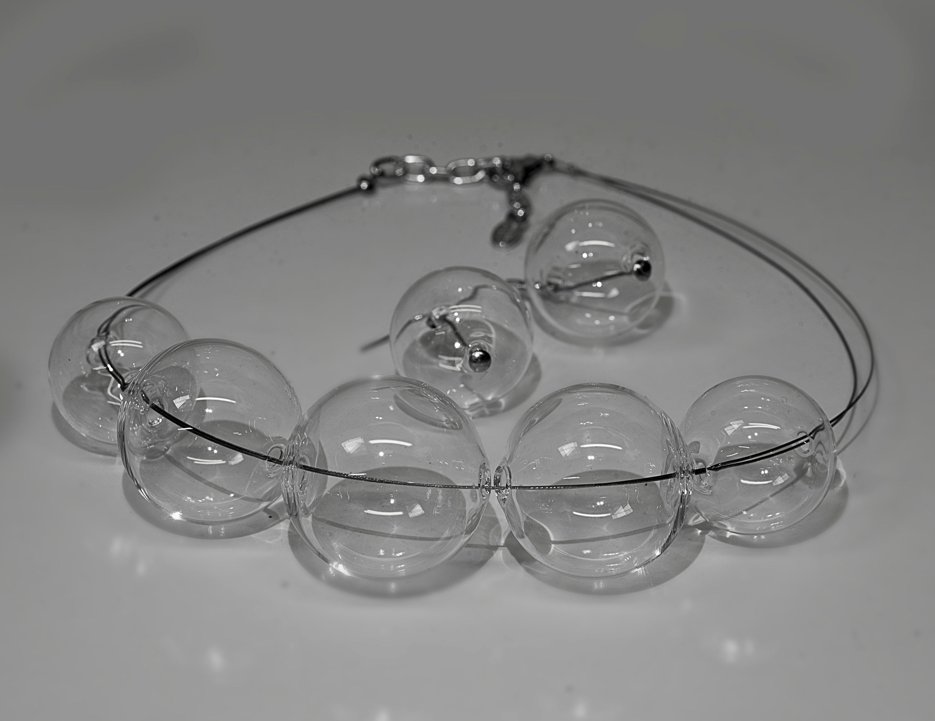 Blowed glass necklace - Glass bubbles - Spheres - Statement necklace - Geometric - Abstract - Modern - Murano glass - Sent Murano