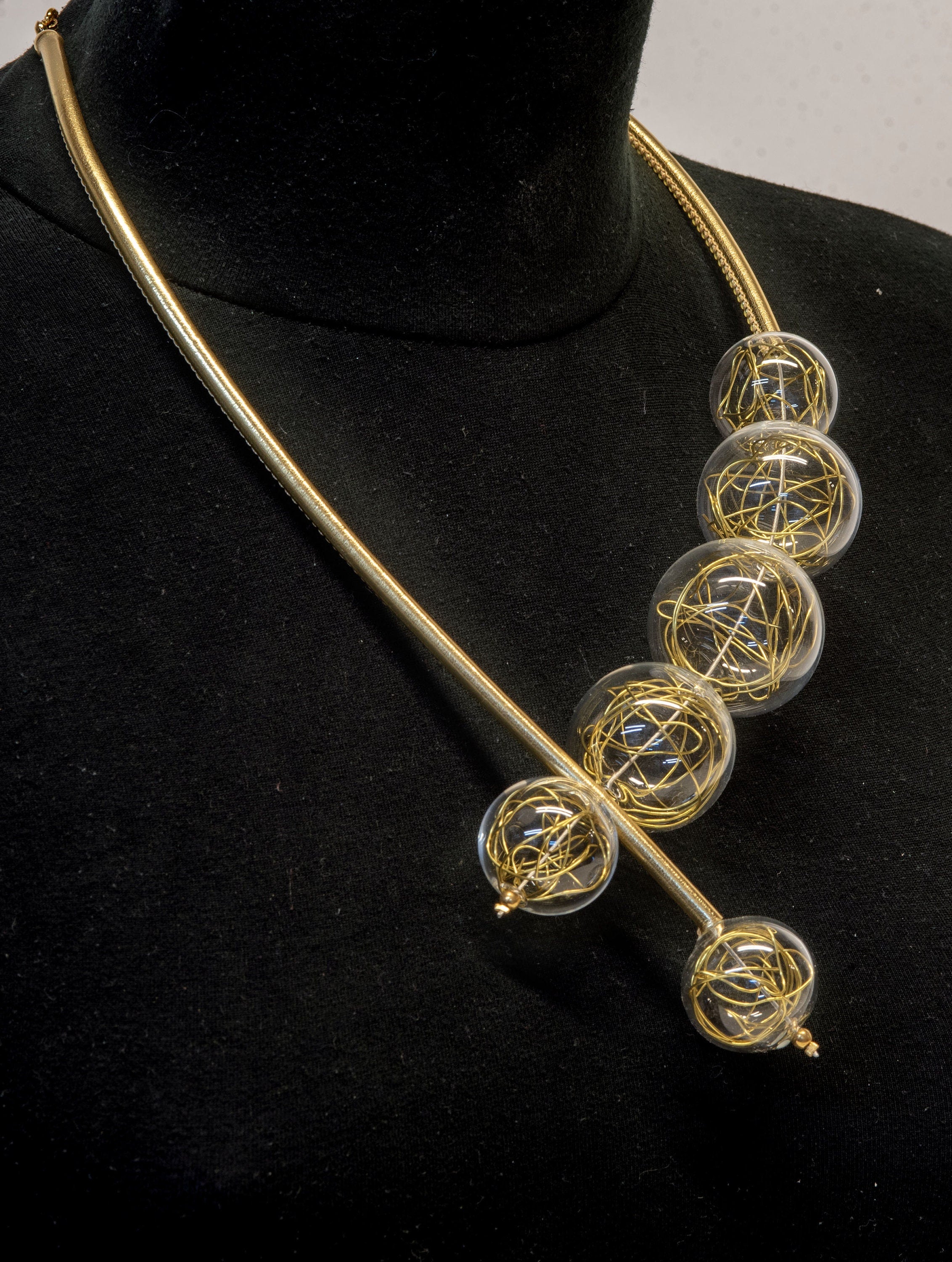 Necklace with gold wire inside in blown glass - Glass bubbles - Spheres - Statement necklace - Geometric - Abstract - Modern - Murano glass