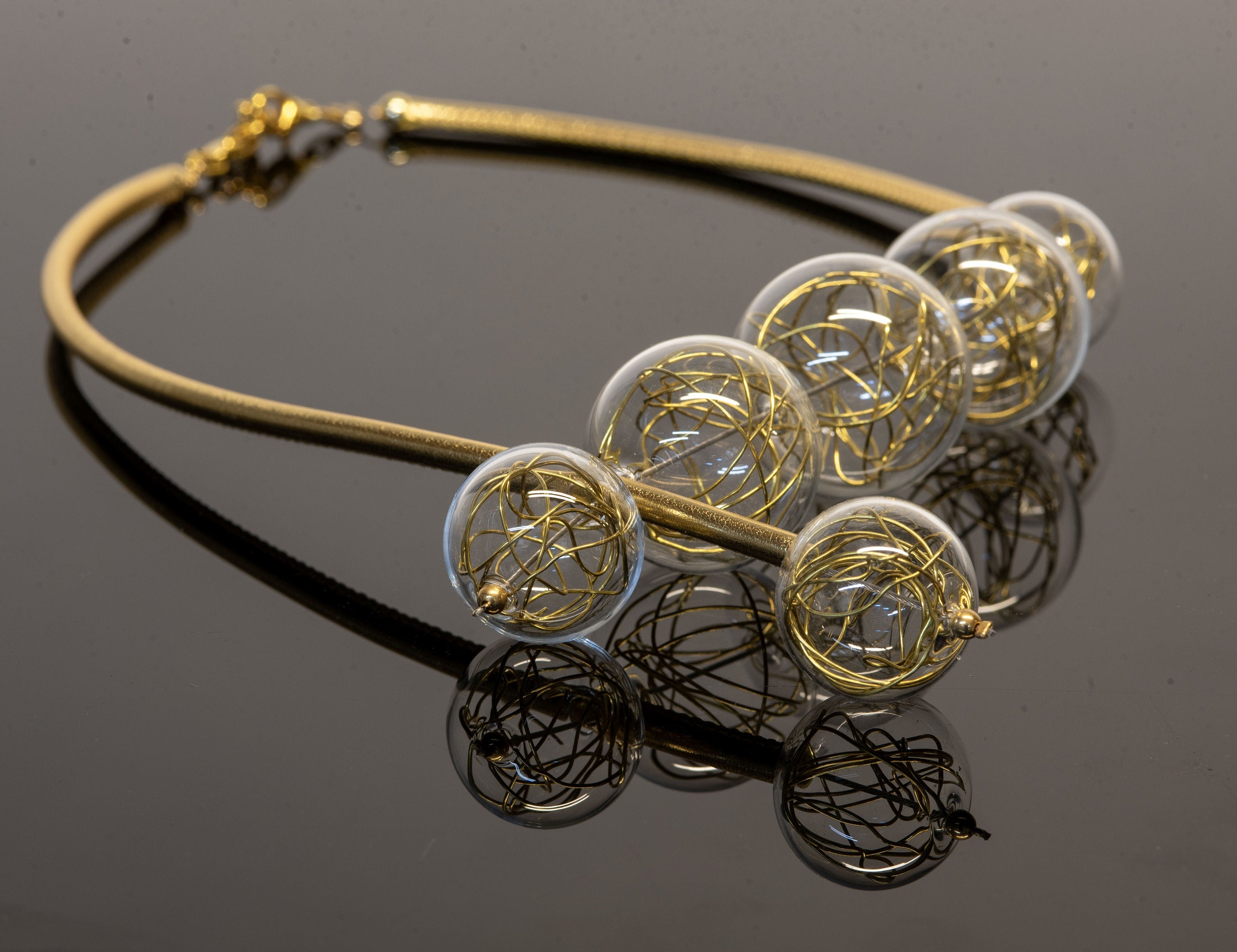 Necklace with gold wire inside in blown glass - Glass bubbles - Spheres - Statement necklace - Geometric - Abstract - Modern - Murano glass