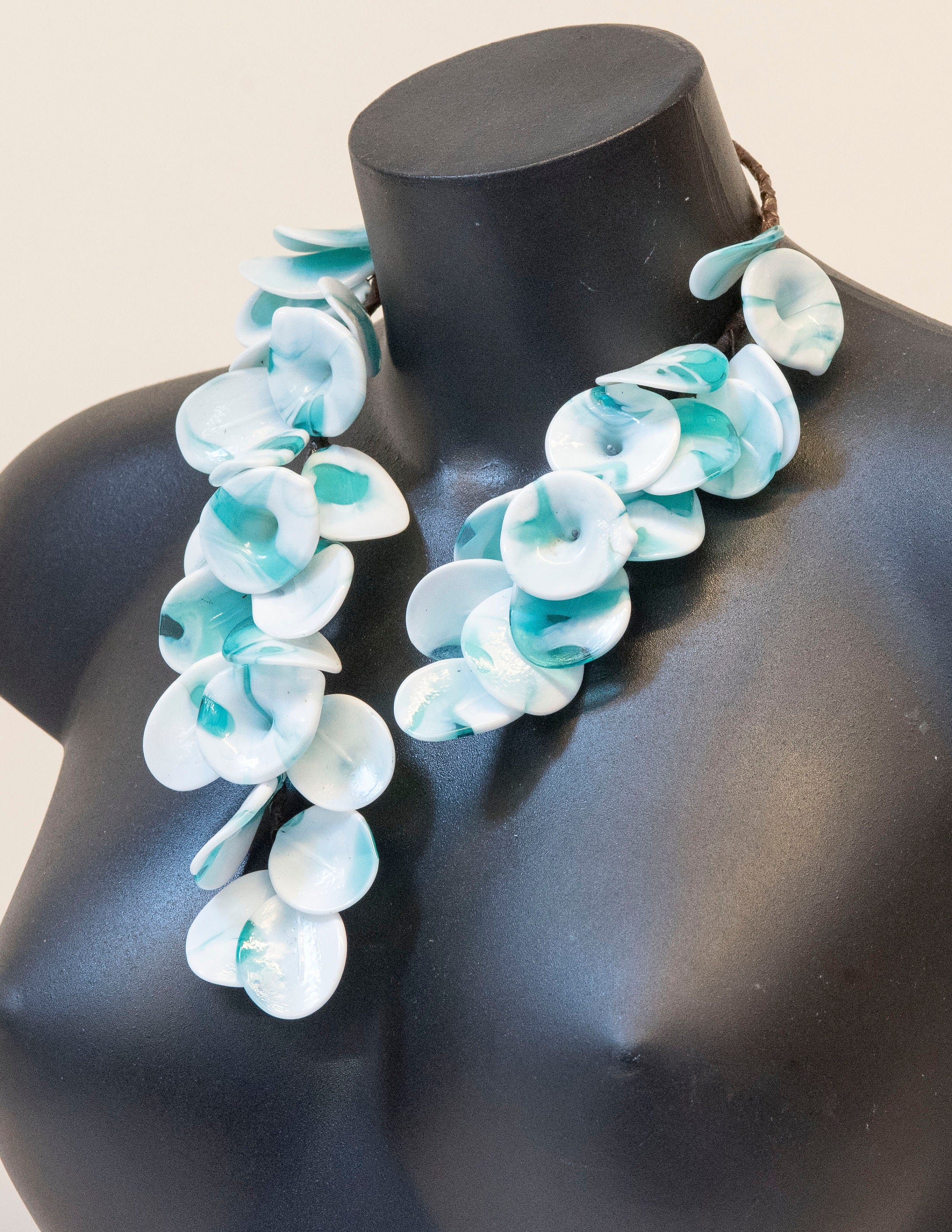 Murano glass necklace handmade in Murano by Cesare Sent original made in Italy wonderful necklace glass flowers crafts elegant jewellery.