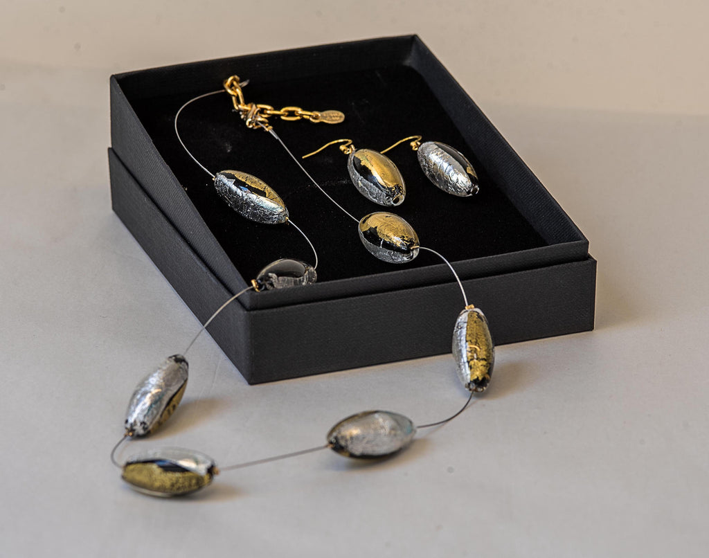 Glass necklace necklace handmade in Murano with gold and silver leaf 24 Kt elegant refined lampworking fashion jewelery statement necklace