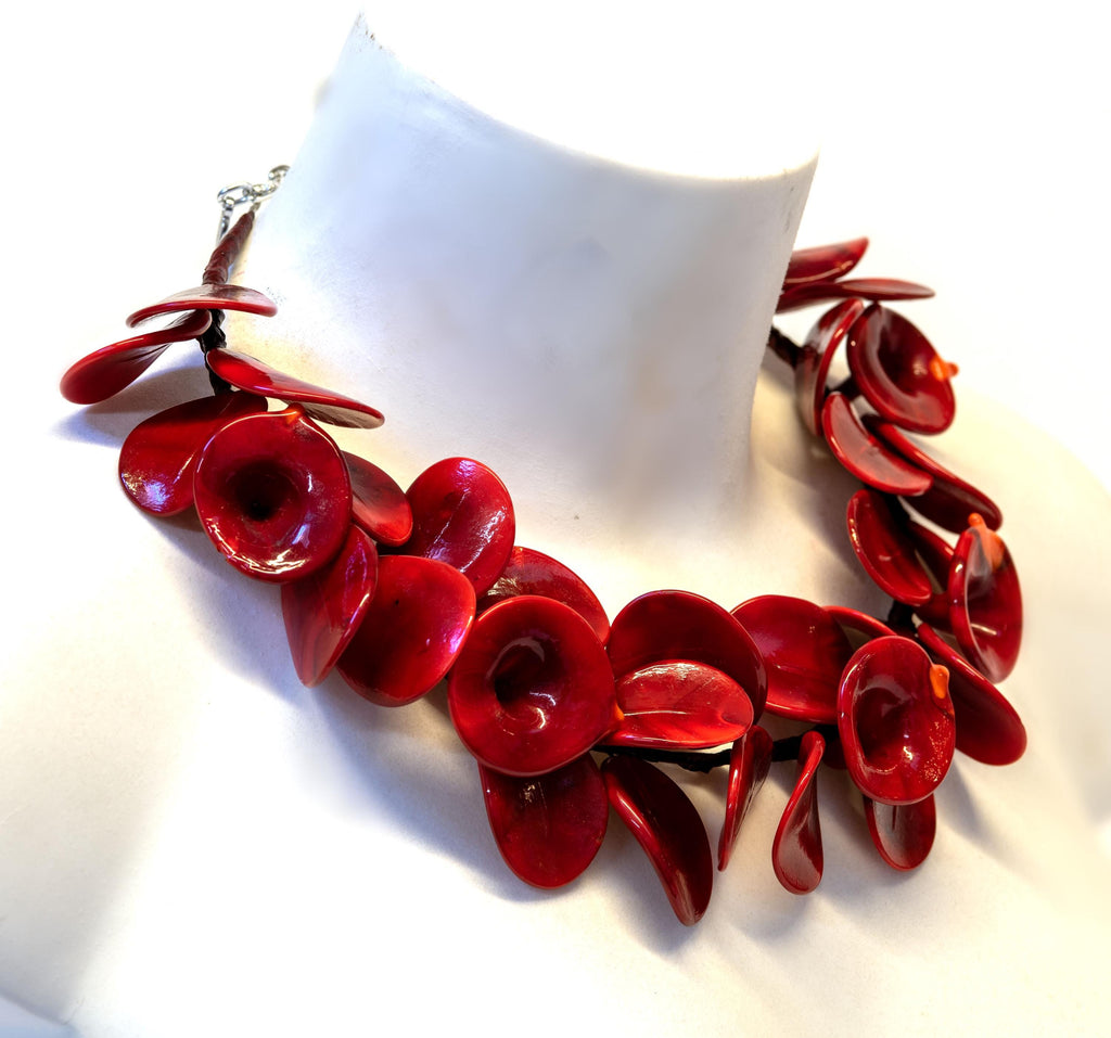 PETALI Murano glass lampworked necklace handmade in Murano by Cesare sent original made in Italy artistic crafts very effect different