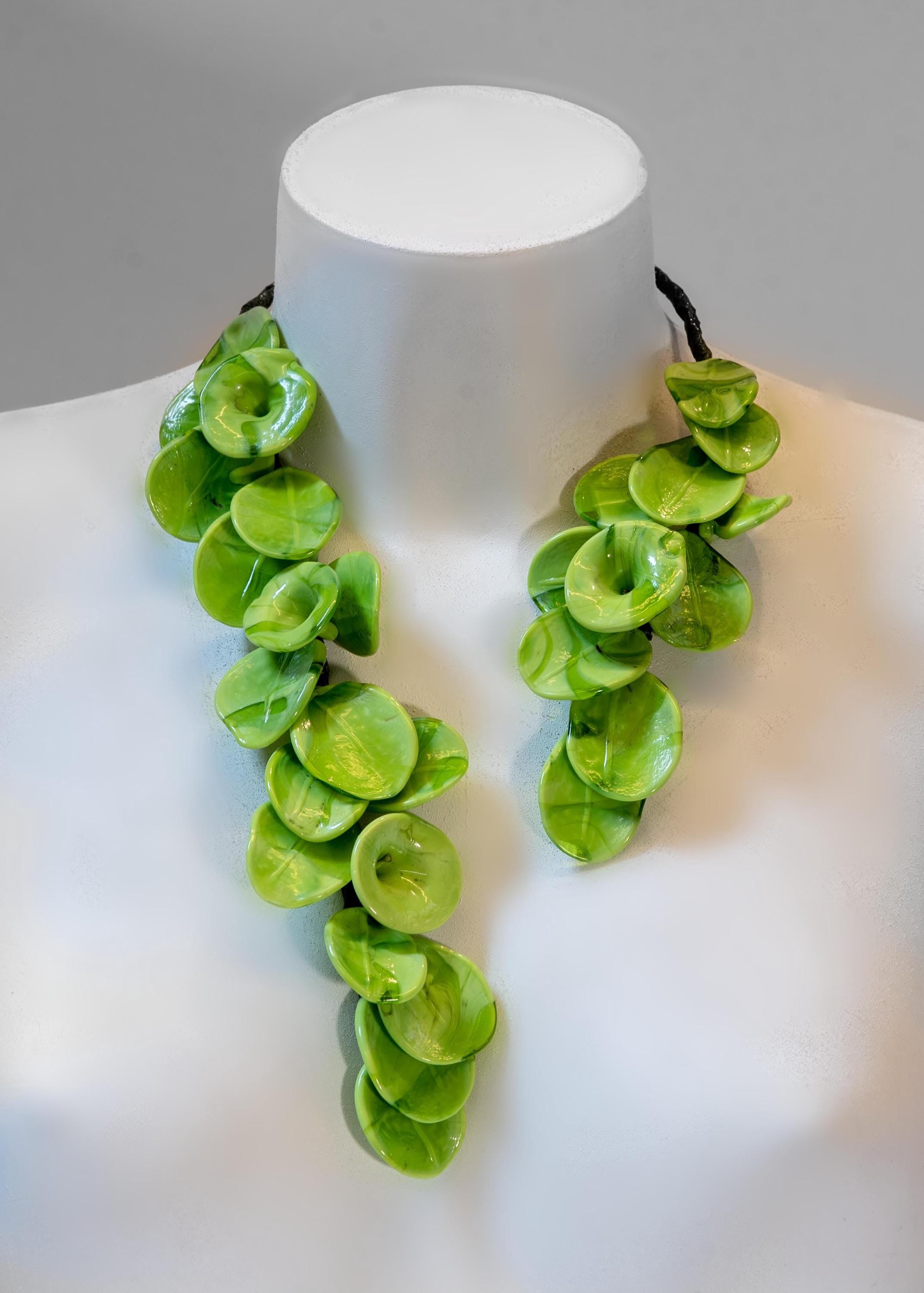 Murano glass necklace handmade original made in Italy wonderful necklace glass flowers crafts elegant jewelleryPhone essential to ship.