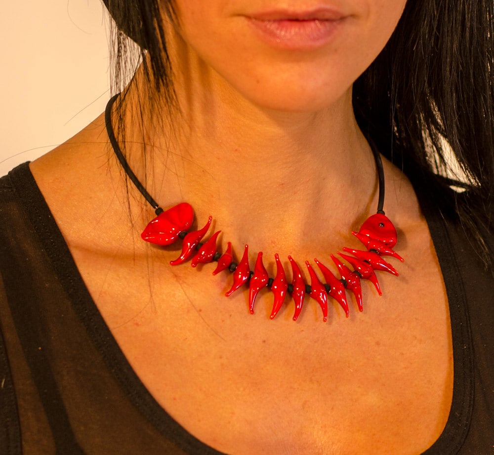 Murano glass necklace handmade in Murano by Cesare Sent original made in Italy fashion very different lampworking modern crafts funny.