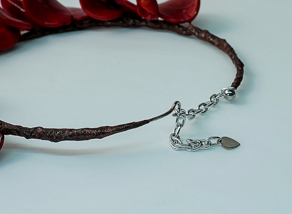 PETALI Murano glass lampworked necklace handmade in Murano by Cesare sent original made in Italy artistic crafts very effect different