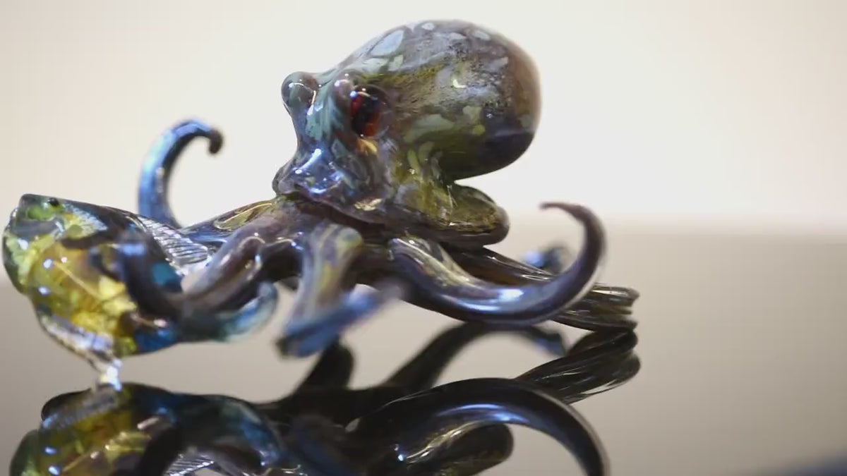 Realistic Murano Glass Octopus Sculpture with Fish, Hand-Blown Venetian Glass Art, One of a Kind Marine Life Figurine, Coastal Home Decor 8"