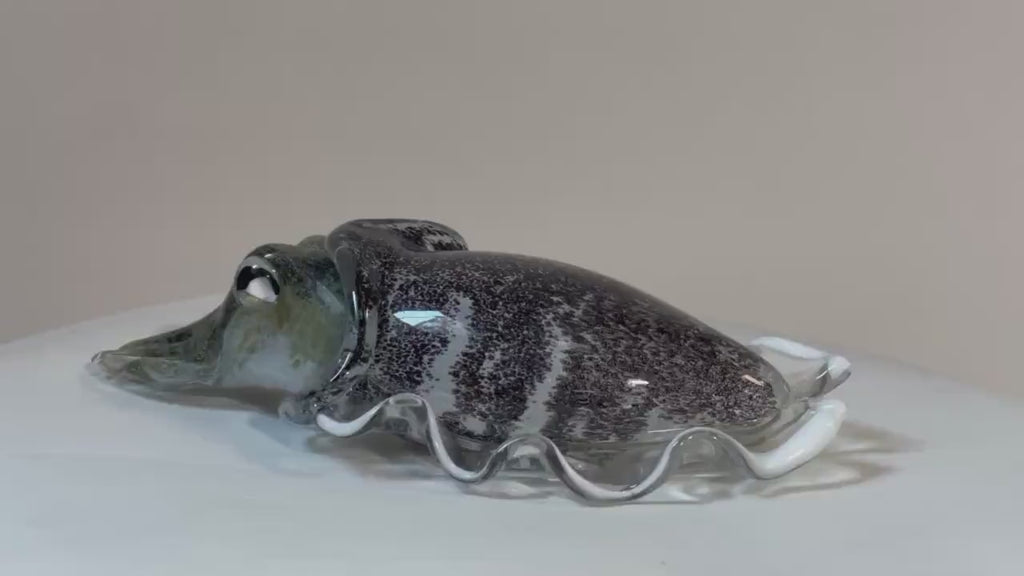 Phone essential to ship.