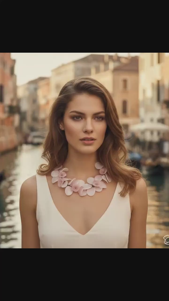 Murano glass necklace handmade in Murano by Cesare Sent original made in Italy different funny crafts fashion glass jewel dècolletè